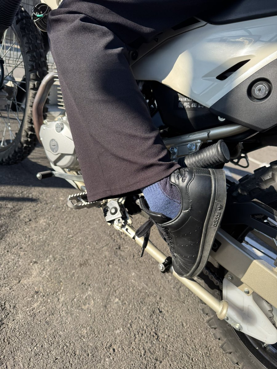 AutoBoyRC1's tweet photo. サイドスタンドが出しやすいように工夫したよ
#KLX230SHERPA #カワサキ https://t.co/MkWpeXVCVJ