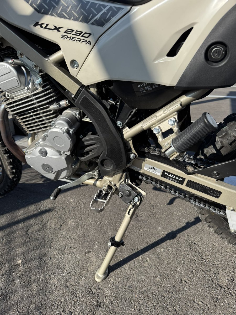AutoBoyRC1's tweet photo. サイドスタンドが出しやすいように工夫したよ
#KLX230SHERPA #カワサキ https://t.co/MkWpeXVCVJ