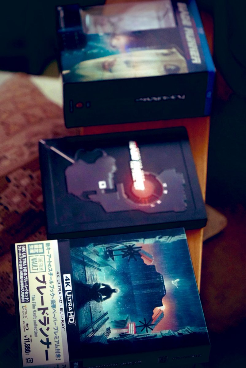Kojima_Hideo's tweet photo. 今宵も、“気力”を補う為に「ブレラン」を4KUHDで観直す。BDはいくつも持ってるが、4KUHDは「ファイナルカット版」しかないので、それを観る。観終わってから、劇場公開版のEDも観直す。初回を劇場で観たので、「シャイニング」の空撮を切り貼りしたあのEDも思い出深い。 https://t.co/FjuzgKcmC3