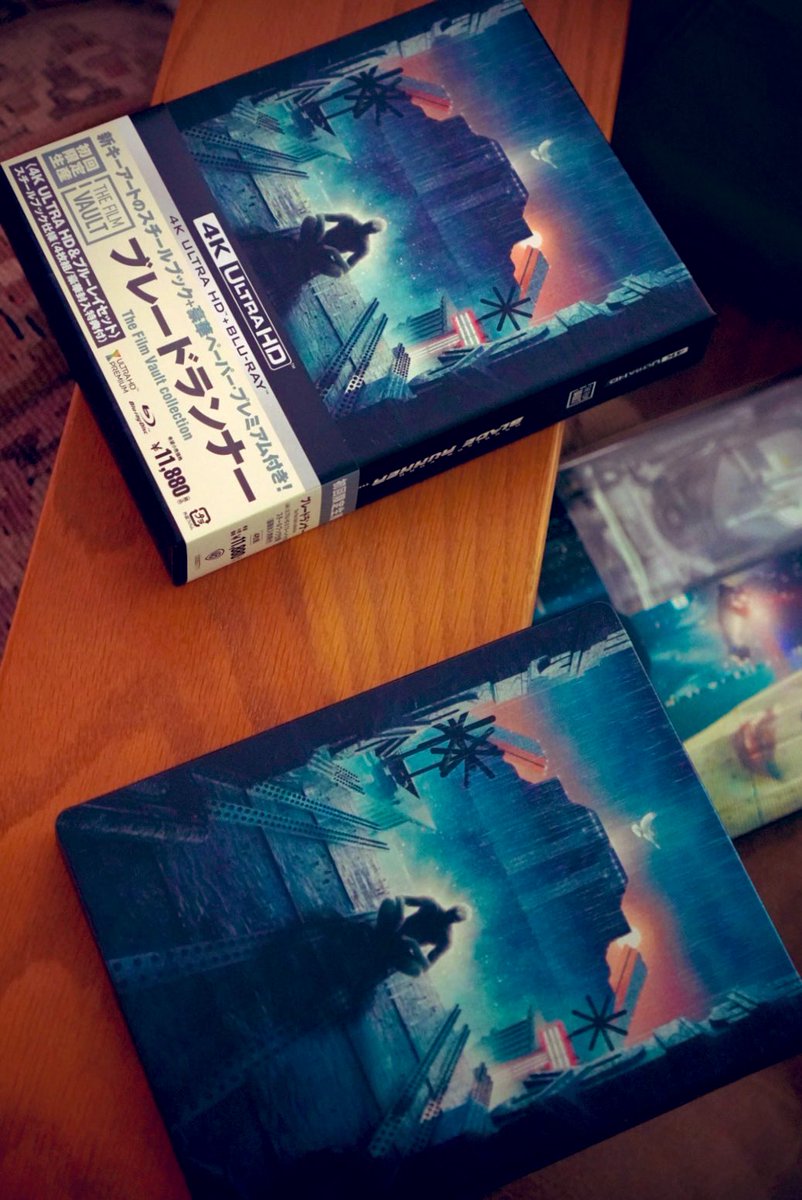 Kojima_Hideo's tweet photo. 今宵も、“気力”を補う為に「ブレラン」を4KUHDで観直す。BDはいくつも持ってるが、4KUHDは「ファイナルカット版」しかないので、それを観る。観終わってから、劇場公開版のEDも観直す。初回を劇場で観たので、「シャイニング」の空撮を切り貼りしたあのEDも思い出深い。 https://t.co/FjuzgKcmC3