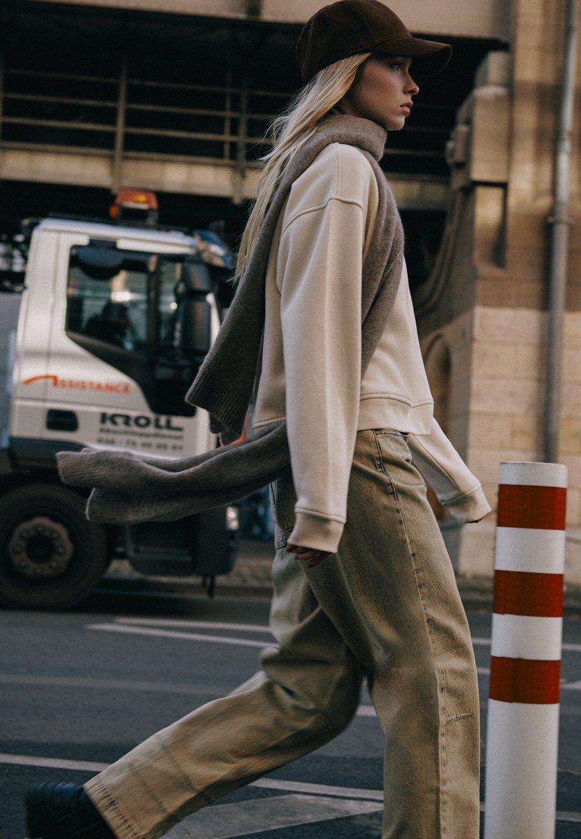 Günün her saati, her yerde sana eşlik etmeye hazır en sıcak, favori parçalar yenilerde seni bekliyor!⚡️🤎