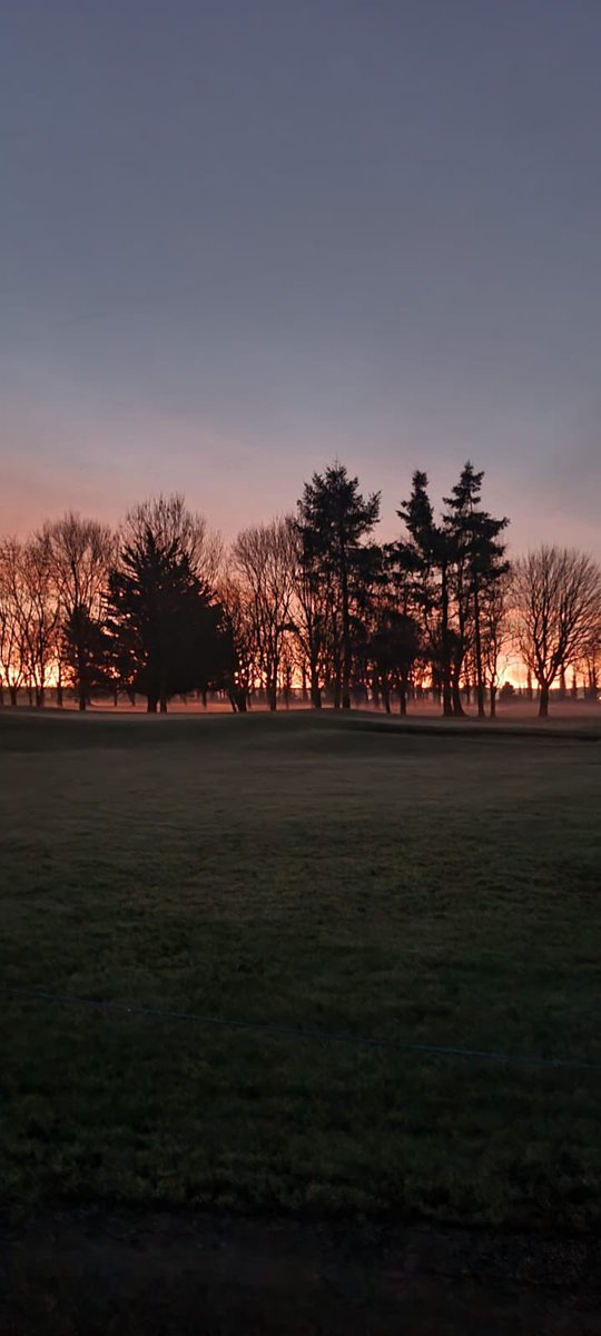 Some beautiful sunsets in Black Bush GC Dunshaughlin these evenings! <a href="/Farpaul1/">Paul Farrell</a> <a href="/GolfIreland_/">Golf Ireland</a> <a href="/DublinJournosGS/">Dublin Journos GS</a> <a href="/IrishGolfDesk/">Brian Keogh</a> <a href="/kevinmarkham/">Kevin Markham</a> <a href="/amateur_info/">Irish Amateur golf info</a> <a href="/IrishGolferMag/">Irish Golfer</a>