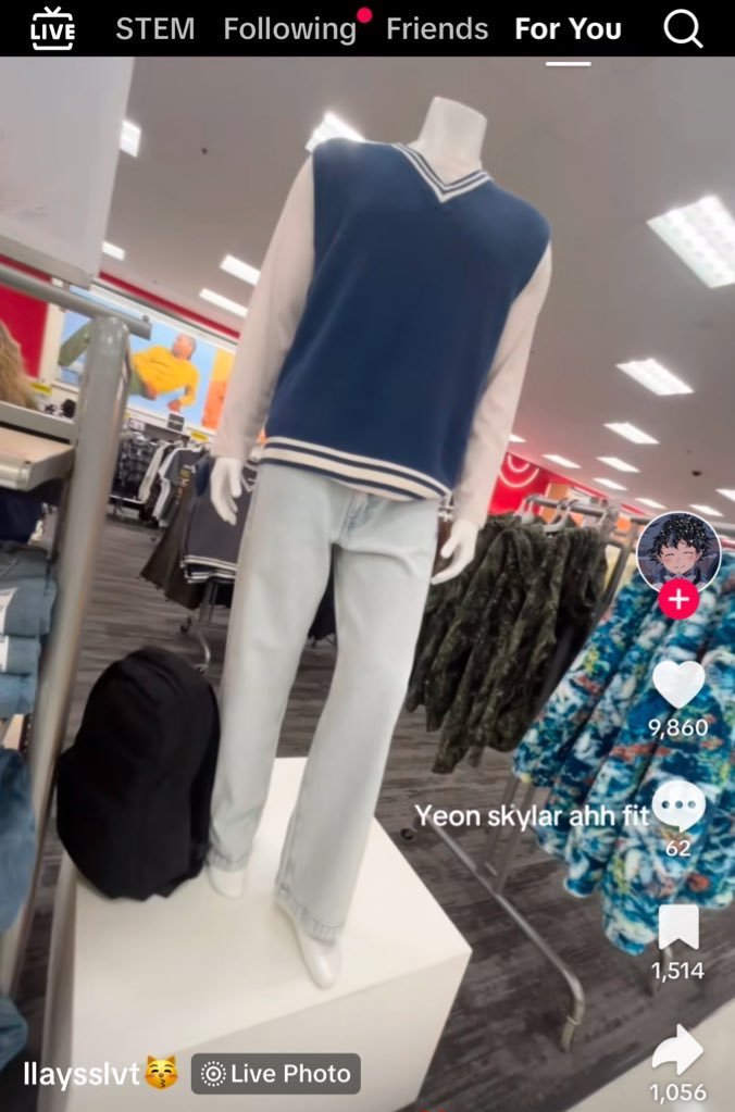 SKYLAR!!??! WHAT ARE YOU DOING HERE 
#litc #lostinthecloud