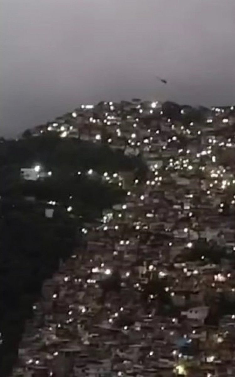 PopularNewsBR's tweet photo. OPERAÃÃO POLICIAL NO FALLET-FOGUETEIRO E PRAZERES, RIO COMPRIDO, ZONA NORTE/CENTRO, RIO DE JANEIRO RJ.
#RiodeJaneiro
#Fallet
#Fogueteiro
#Prazeres https://t.co/NM4HHBoVft