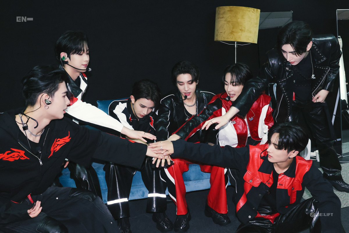 enhypenweverse's tweet photo. [PHOTO] 250113

ENHYPEN <Music Bank in MADRID> Behind Photo Sketch 📸 

(1/10)

@ENHYPEN_members @ENHYPEN #ENHYPEN #엔하이픈 https://t.co/EAhNzOUaDb