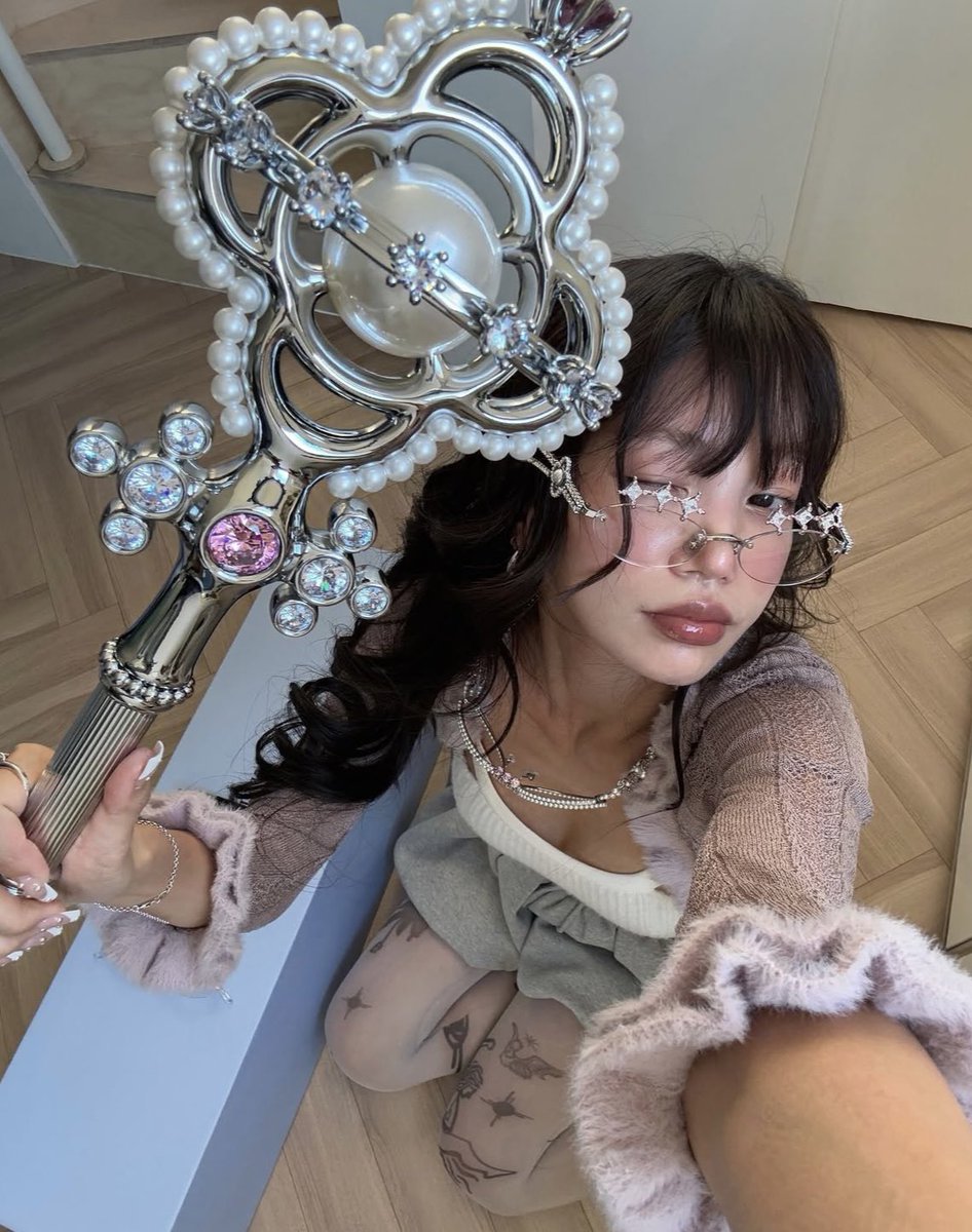 sakurahla's tweet photo. oh to be a gentle monster girl   .𖥔 ݁ ˖ https://t.co/VlRwbpY1VI