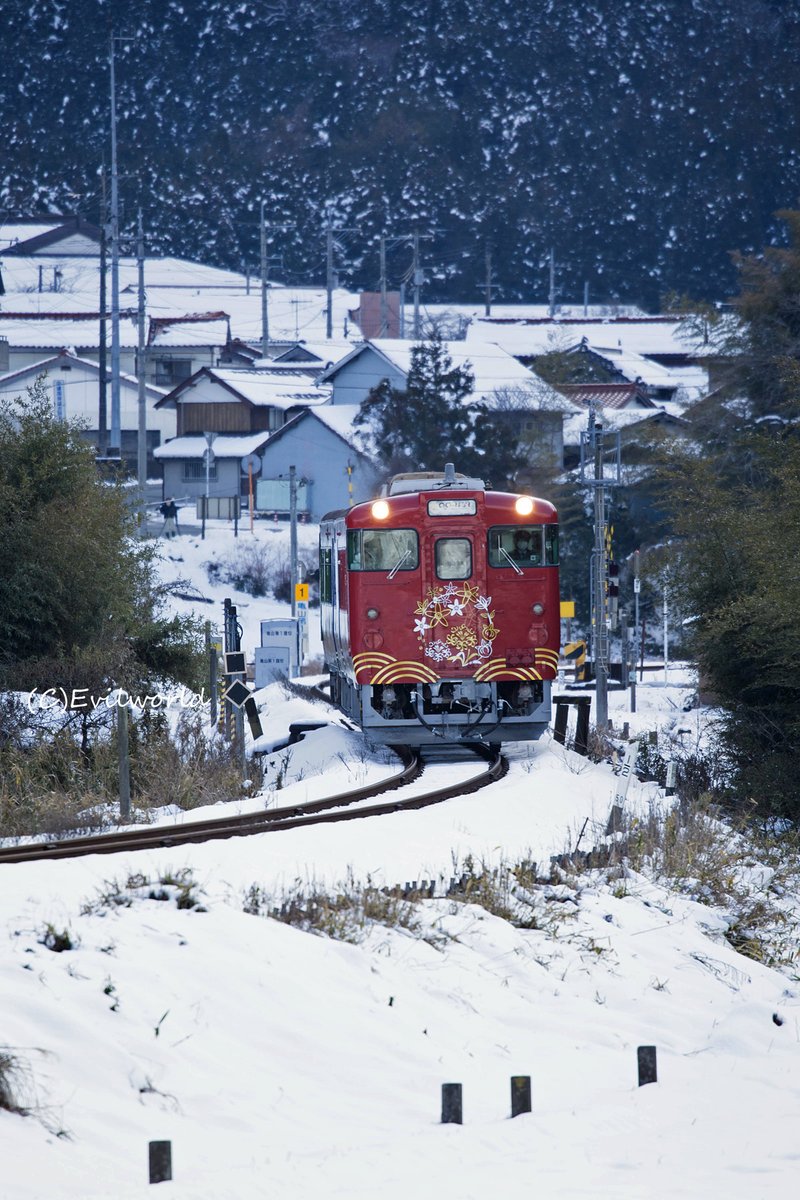 evilworld39's tweet photo. 2025年になって約2週間、
ようやく初撮りできました

#JR山口線　#山口　#雪景色　#冬景色 https://t.co/oOIOmMT3xY