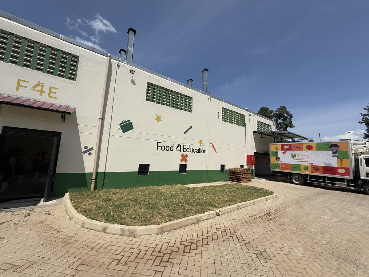 wawiranjiru's tweet photo. Excited to be in Kakamega County today seeing @Food4Education’s newest kitchen and operations.
Feeding close to 20,000 kids everyday in over 30 schools, we’re excited to continue growing and #FeedingTheFuture of Kenya one nutritious meal at a time. https://t.co/1bOk1ojmhP