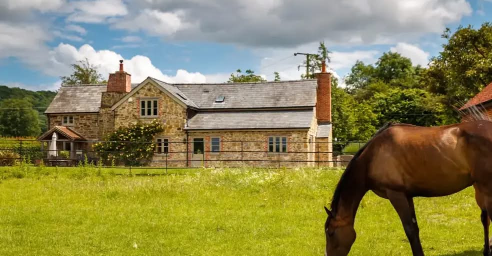 🥰🌟 #SpecialOffer!.. #LASTMINUTE!!! 🌟🥰 Sleeps 7+1, 5* Gold, Lovely clean Cottage in rural location with shared games room, Herefordshire, #LateAvailabilityDeal, Was £865, now £778 10% Off. Deal available for stays between 20th January to 24th January