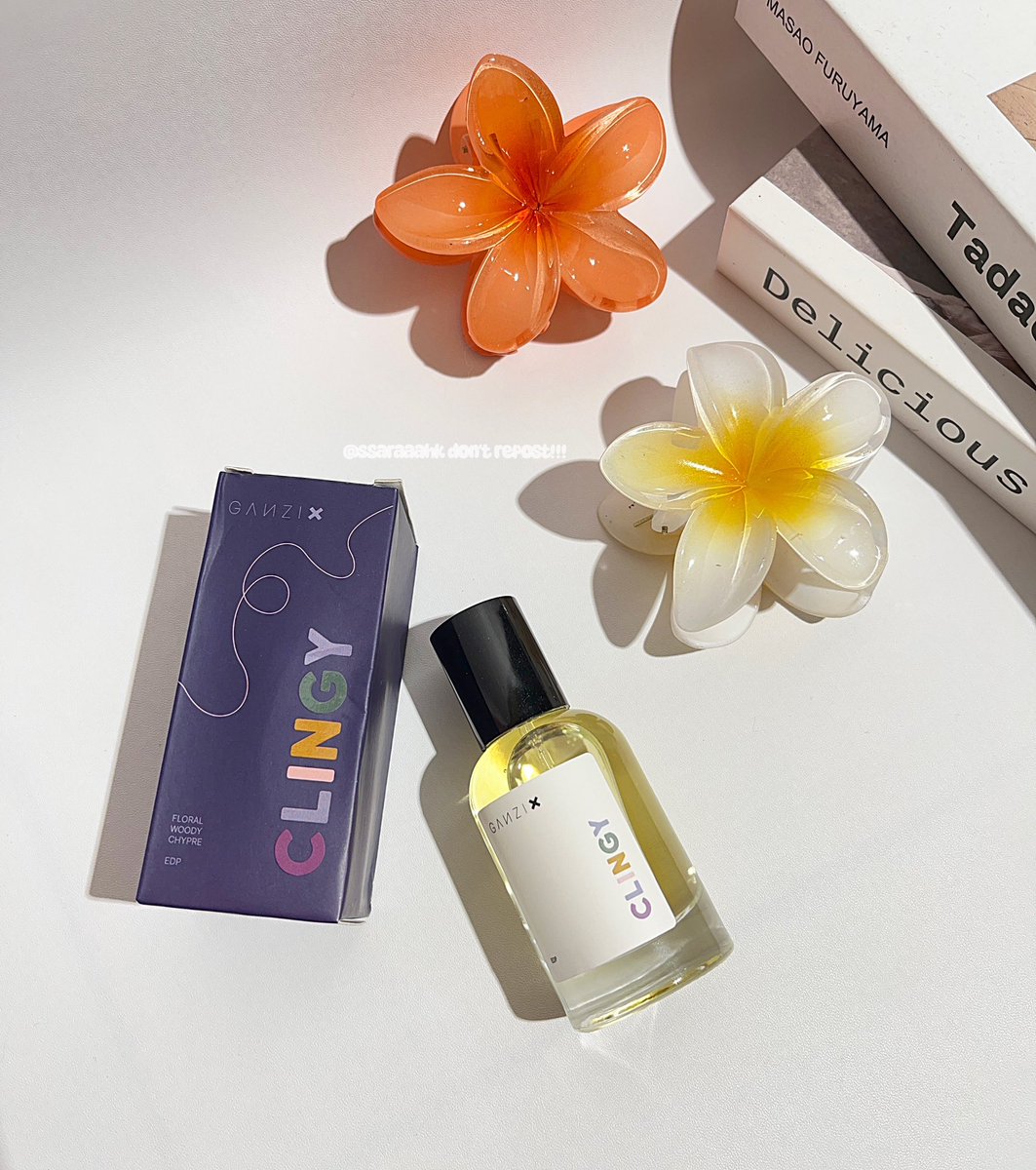 ssaraaahk's tweet photo. 2025 saat nya eksplore parfum lagi🥳 

Another parfum lokal lagi kali ini aku pake parfum Ganzi X Clingy,  
Tipe parfum unisex kombinasi antara floral dan woody 👍😍 

Harganya under 100rb, SPL nya DAR DER DOR #racuninparfum #GanziX #XpresiinDiriLo #MasyarakatWangi https://t.co/nl30xUztio