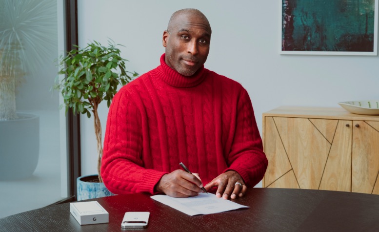 Mirror Football tweet media