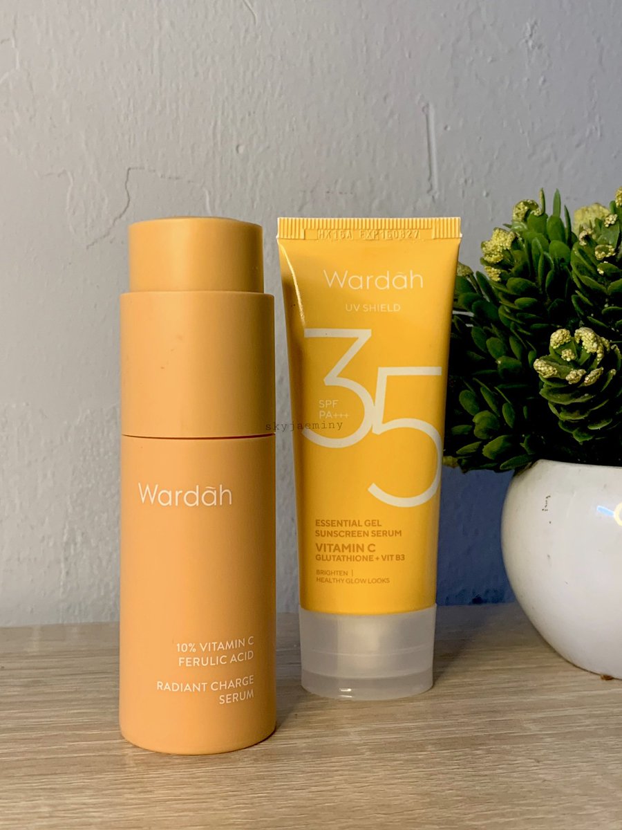 2 combo maut yang membantu muka cerah dan mengurangi bekas jerawat💋😩

terimakasih kepada wardah yang selalu mengeluarkan produk yang OKE banget di aku dan gak pernah gagal😇🤩
