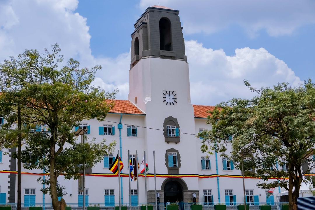 StoneMakerere's tweet photo. From our heart of @Makerere, to the rest, taught by the best, prepared to face the toughest challenges, and ready to soar to the highest. Congratulations to our exceptional graduates - your journey has just begun,  the world awaits your greatness! 🇺🇬
#Classof2025 #Graduationweek https://t.co/Lxsal8Ij50