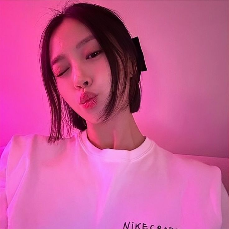 ryiujine's tweet photo. @hyuinsang hello, everyone! i'm go minsi, i'm an actress born in 1995. i'm so excited to be here and connect with all of you. have any of you watched any of my dramas? if so, which character was your favorite and from which show? i'd love to hear your thoughts! 🤍 https://t.co/anmkQ8NV4o