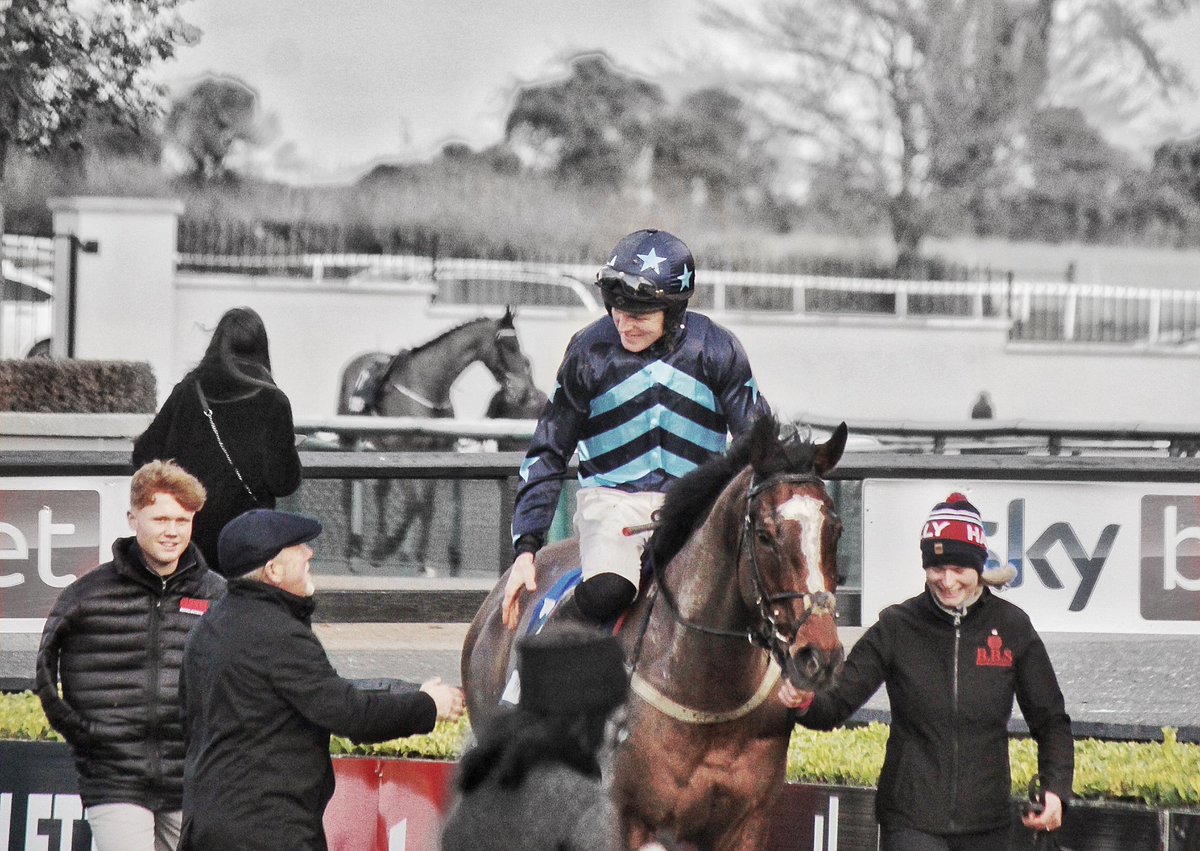 19jack98's tweet photo. Few photos from @punchestownrace , @Buckley123K getting a congratulatory from Edward Buckley, @PTownend before riding Lecky Watson, Nine Graces getting welcomed back in, and @amamoro all smiles after Lecky Watson wins over fences https://t.co/6o3aG6hvv0