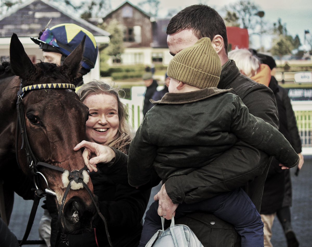 19jack98's tweet photo. Few photos from @punchestownrace , @Buckley123K getting a congratulatory from Edward Buckley, @PTownend before riding Lecky Watson, Nine Graces getting welcomed back in, and @amamoro all smiles after Lecky Watson wins over fences https://t.co/6o3aG6hvv0