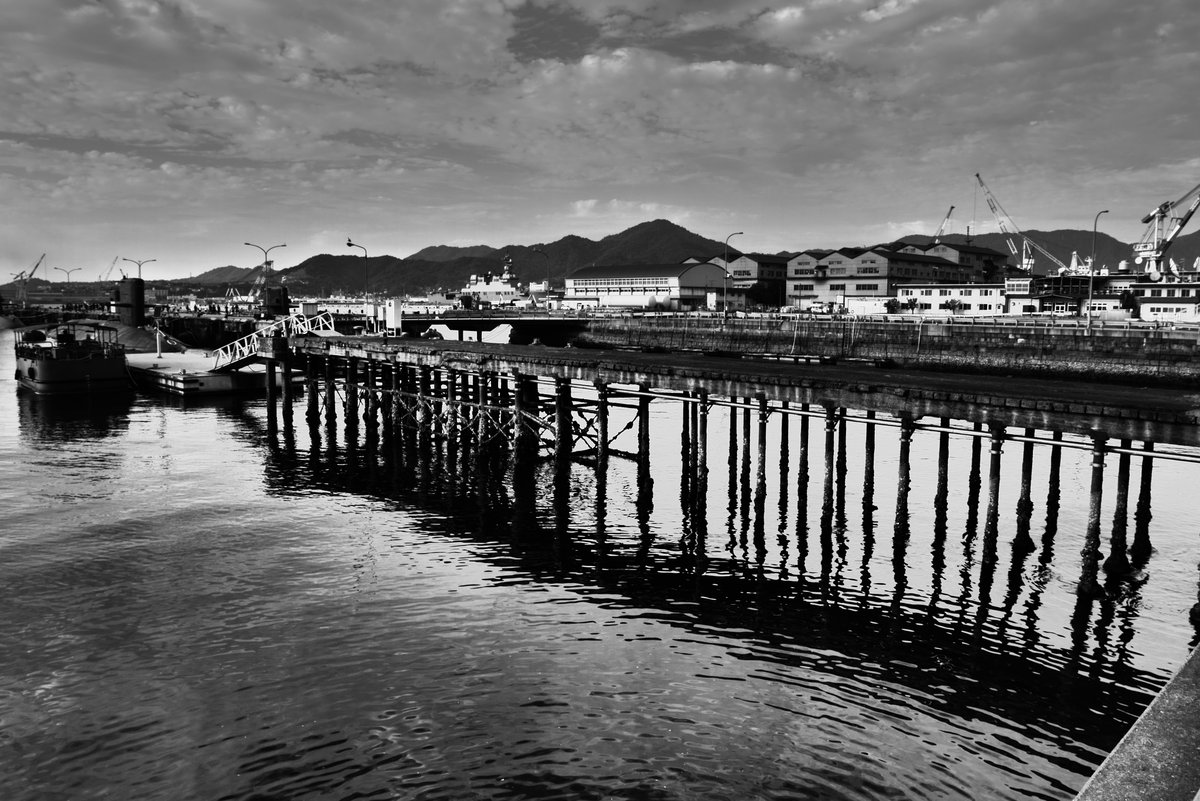 gacha_masa's tweet image. LUMIX には色んな表現が楽しめるフィルターが内蔵されています
中でも強いコントラストで劇的な表現ができるこのフィルタを好きでよく使います
今日の過去写真は「インプレッシブアート」です