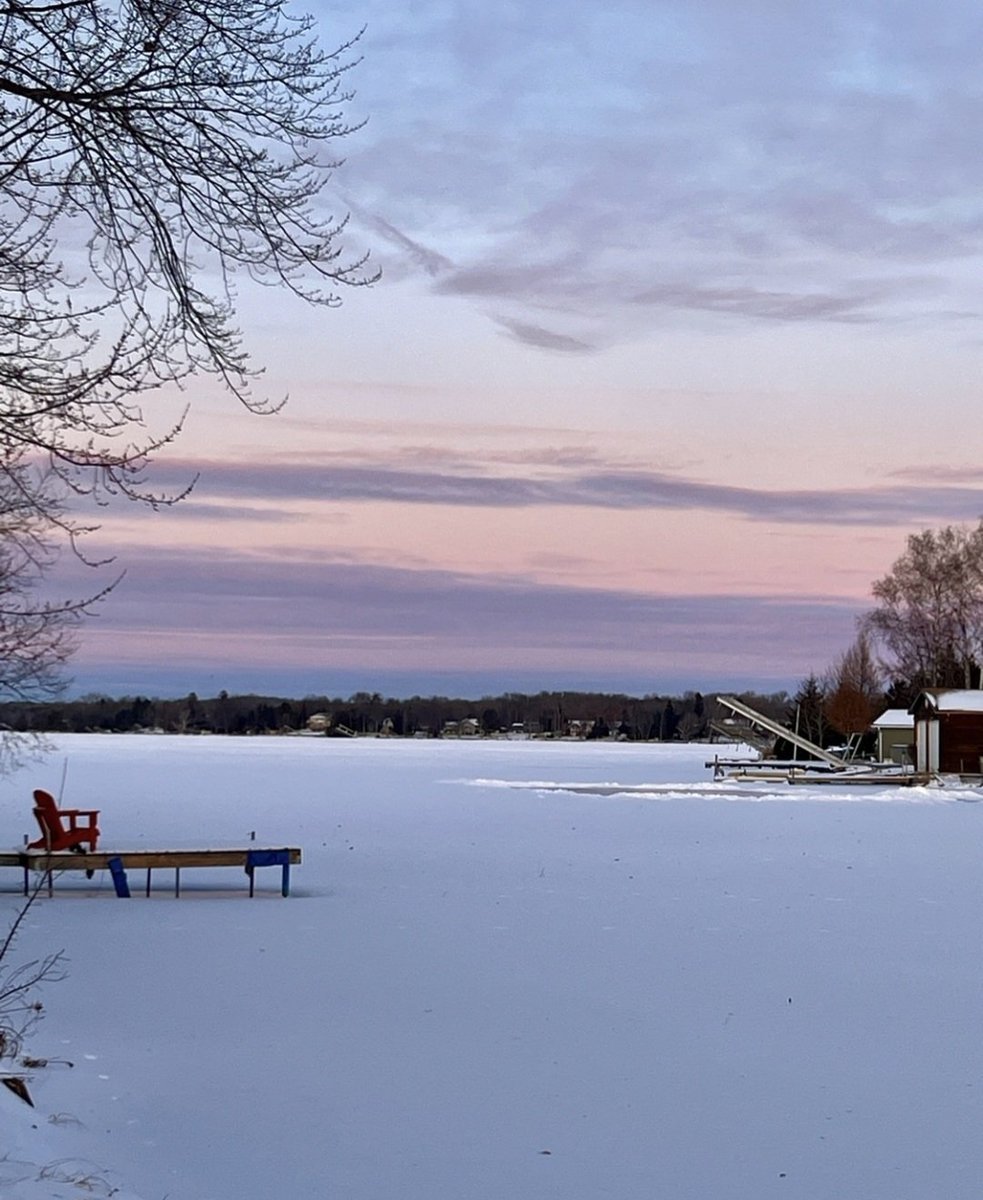 kawarthaNOW's tweet photo. Good morning our #kawarthapeeps from Erin Shannon @kawartha_girl on Chemong Lake. Follow the photographer on Instagram at https://t.co/dSZ8zNJ51G
#chemonglake #chemong #bridgenorth #ennismore #selwyntownship #ptbocounty #ptbokawartha #thekawarthas #winterinthekawarthas https://t.co/l2SZpKufvS