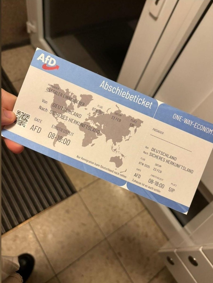 Viel deutlicher kann man seinen Rassismus und seine Unmenschlichkeit nicht zum Ausdruck bringen.
AfD Verbot sofort.