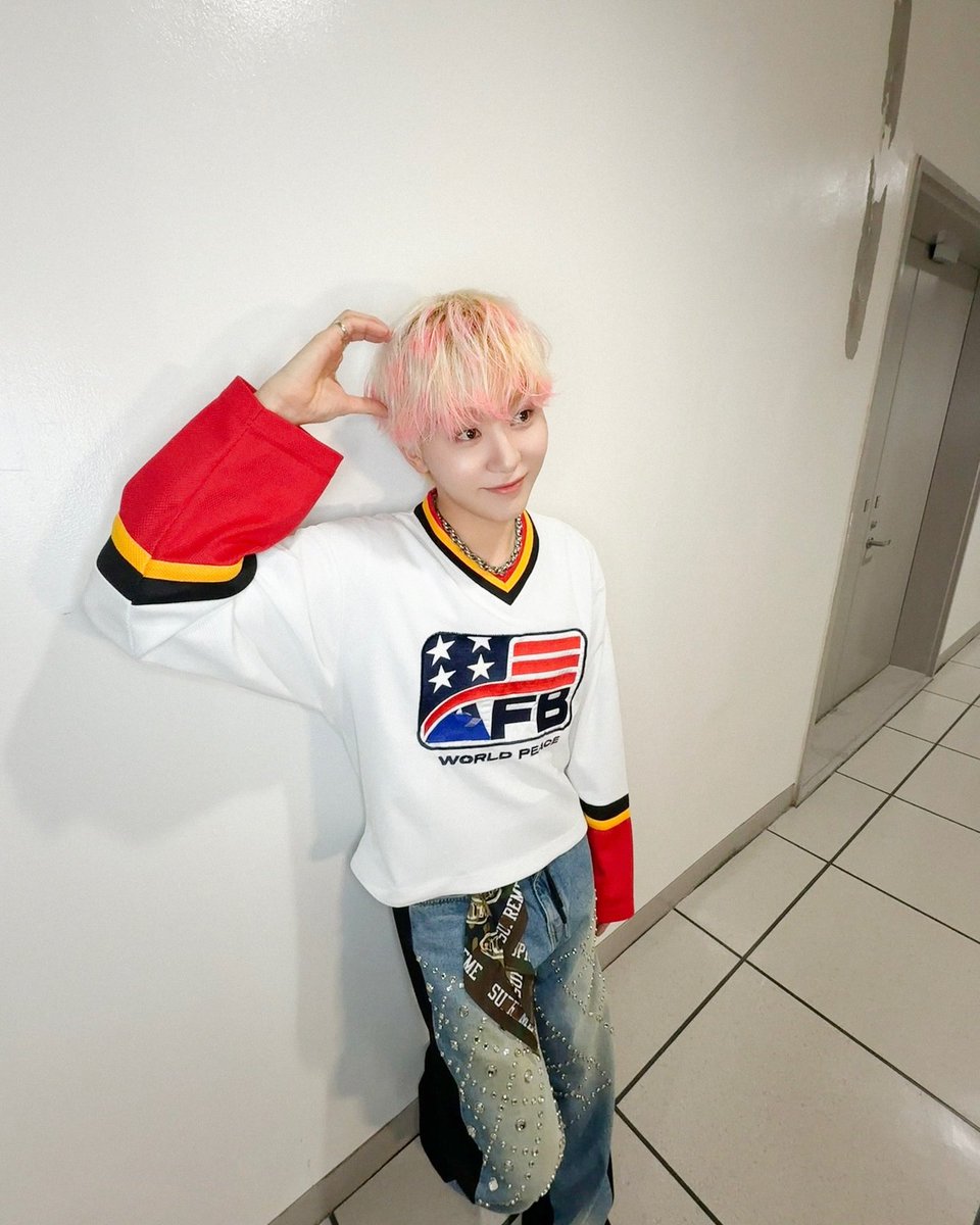 oll6_xx's tweet photo. 250113 승관 인스타
행복은 부석순🍀 우리는 청바지👖모두 감사합니다❣️

얘들아 핑머 승관이!!!!!! https://t.co/gsnvlQTKrE