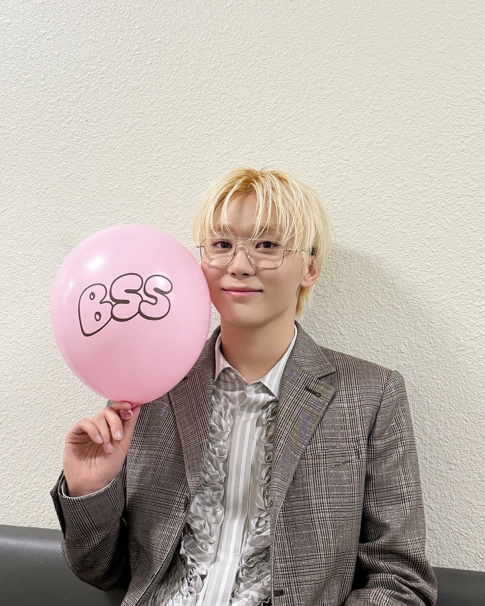 oll6_xx's tweet photo. 250113 승관 인스타
행복은 부석순🍀 우리는 청바지👖모두 감사합니다❣️

얘들아 핑머 승관이!!!!!! https://t.co/gsnvlQTKrE