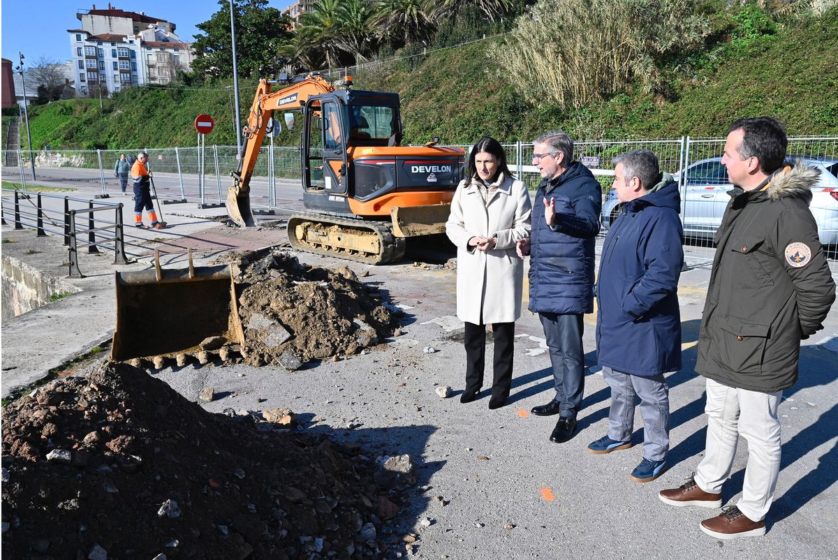 cdiazmaza's tweet photo. ✅Arrancan las obras para prolongar el paseo marítimo desde Gamazo hasta la playa de Los Peligros.
🗣️Empezamos 2025 con un nuevo impulso a la integración puerto-ciudad #Santander gracias al diálogo y colaboración entre Ayuntamiento y Autoridad Portuaria.
#ForoPermanente 🚢🤝🏙️ https://t.co/Nx8cif0EcN