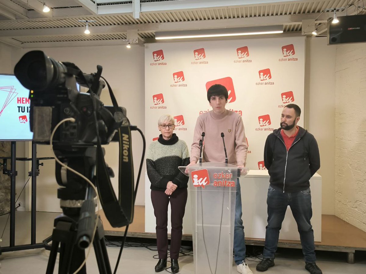 EzkerAnitzaIU's tweet photo. Es el momento de plantear una reforma fiscal justa y progresiva en Euskadi. 

Hoy hemos presentado una propuesta de reforma fiscal de país que trasladaremos a los partidos de izquierdas, sindicatos y agentes sociales vascos para enmendar la propuesta de las Diputaciones Forales. https://t.co/fJ2wnd5Ni7