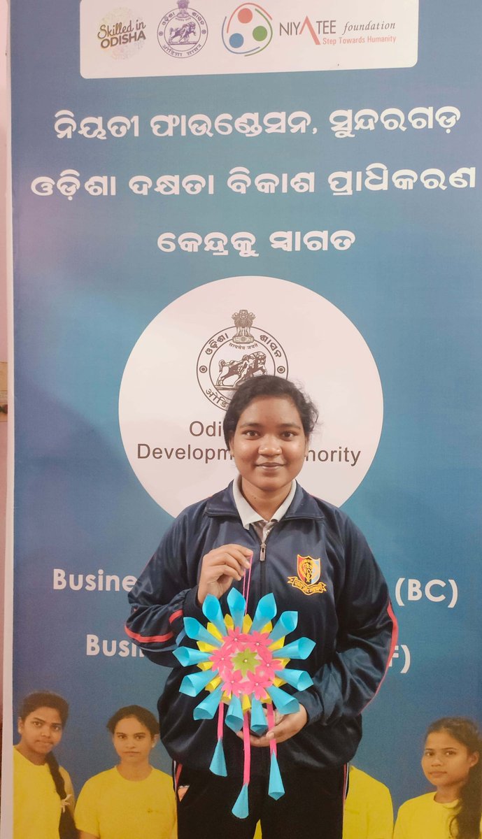 Niyatee_Org's tweet photo. The #OSDA Sundargarh students are unleashing their creativity,transforming ideas into beautiful expressions of art! Their artwork reflects not just skill but the power of self-expression & innovation.
#NiyateeFoundation @CMO_Odisha #PLTP @DMSundargarh #SkillTraining https://t.co/QDGWejiH20