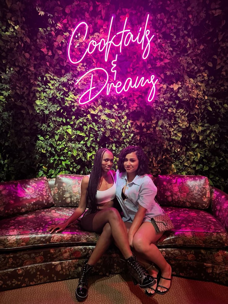 taviaamichelle's tweet photo. SIP my bestie girl , i love you 4 life 🙏💔 https://t.co/YR4Har9HJ1