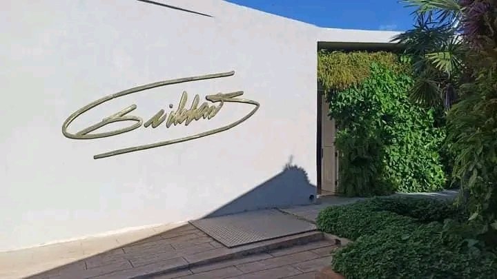 any_chil's tweet image. ¡ Buenos días !.
Cita con la Historia .
Cita con el  Comandante y Mártires .
A todos aquellos q dejaron un puesto vacío en la mesa y un abrazo interrumpido .
No son una cifra o él recuerdo de una ocasión .
Son Vidas 
Dolor eterno de Cuba.
@centrofidel 
#Cuba
#DeZurdaTeam