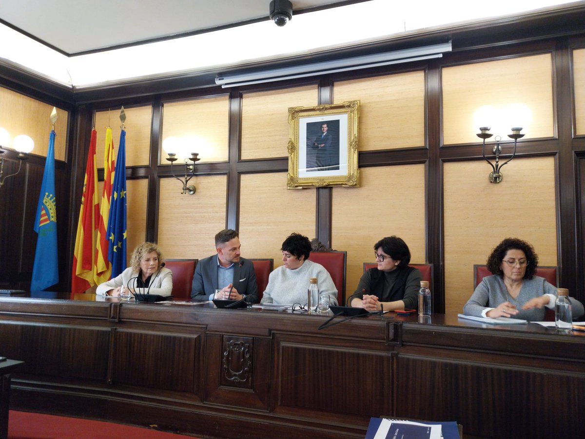 aiguesbcnclient's tweet image. El #ProgramaONA és una iniciativa conjunta amb
@CreuRojaCAT per millorar l’ocupabilitat de persones en situació de vulnerabilitat.  

Avui ens reunim amb @MireiaG_S, alcaldessa d’@scgramanet, per analitzar l’impacte del projecte en el municipi.