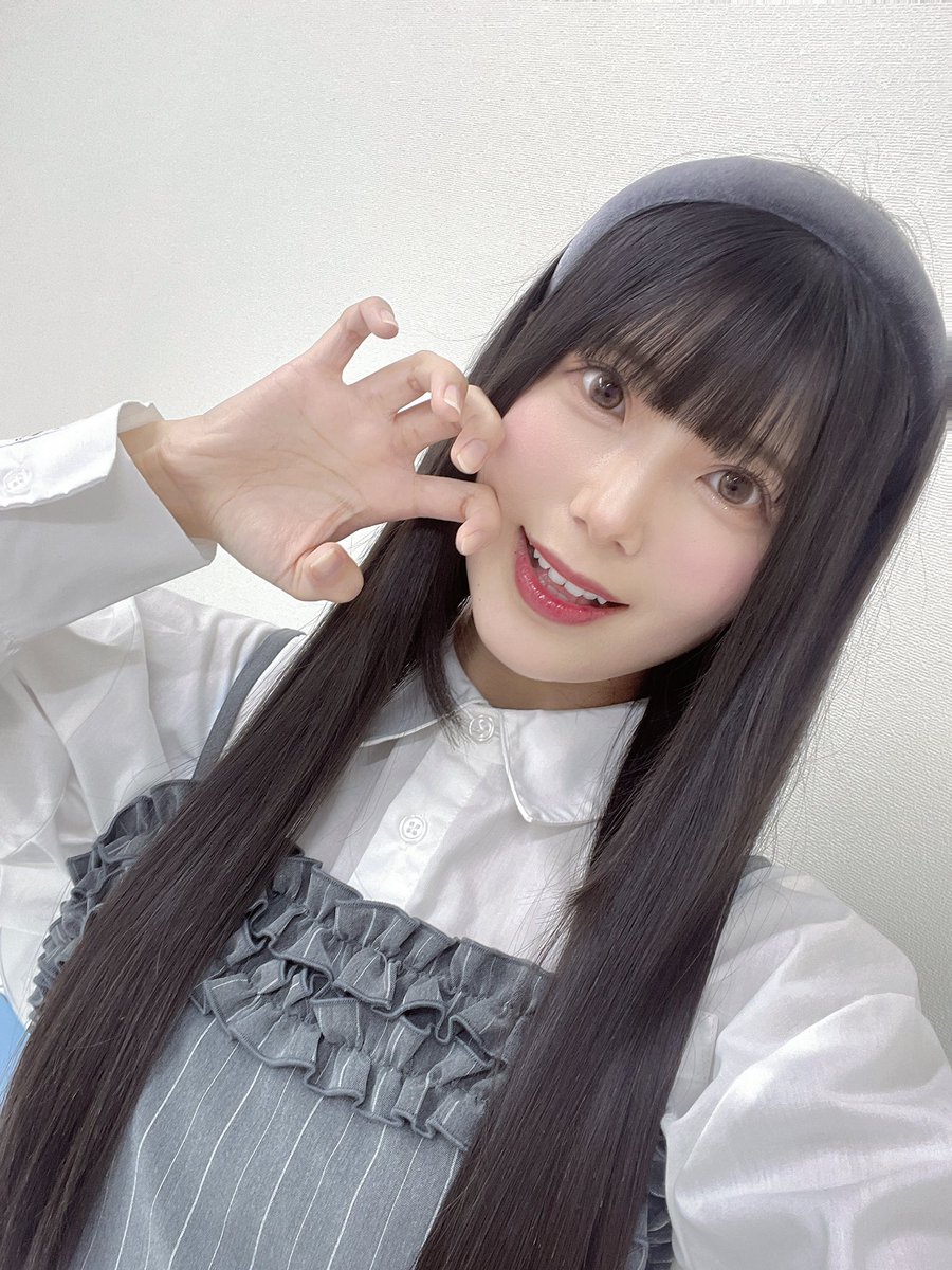 Iida_Hikaru_828's tweet photo. 第1部はストレート、第2部はツインテールにしていただきました💖

そのまま下ろすのはイベントでは初かも...！😳

#らいおんちゃん https://t.co/HRJe0SsdHa