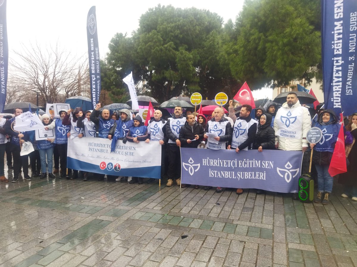 Susmadık! Haykırdık!
Yoksulluğa Mahkum Edilen Memur,
Açlığa terkedilen memur emeklisi için 
İŞ BIRAKTIK
%11.54 lük zammı protesto ettik.
Yaşasın HÜRRİYET
<a href="/akadirapaydin/">Abdulkadir APAYDIN</a> 
<a href="/oguzay05/">Oğuz AY</a> 
<a href="/yusufaktas75/">Yusuf AKTAŞ</a> 
<a href="/yelizkosar_/">Yeliz_</a> 
<a href="/HseyinZorba5/">Hüseyin Zorba</a> 
#13OcakErMeydanı
