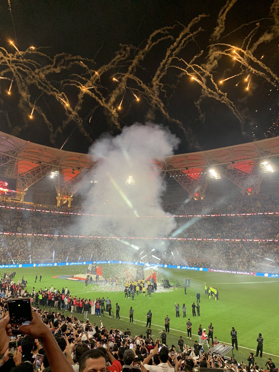 doooly10's tweet photo. ليلة تاريخية 😍
#ريال_مدريد_برشلونه
#الكلاسيكو https://t.co/wDaABJZHB4