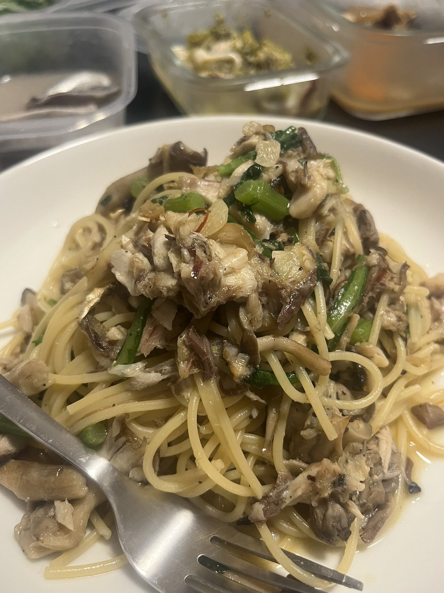 鯖ときのこ春菊のパスタ