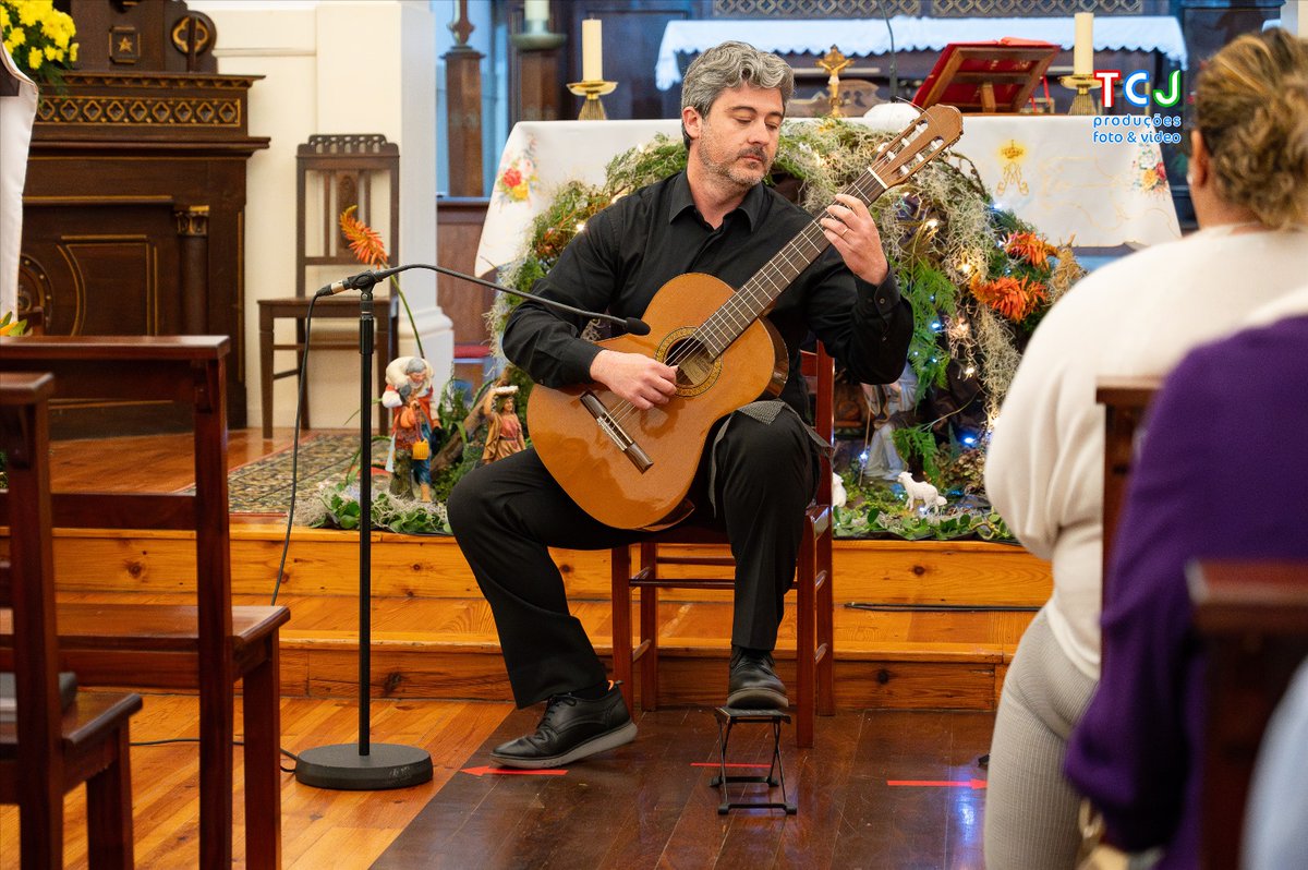 FlucianiGuitar's tweet photo. Momentos do último concerto em Portugal!

#concertoaovivo #liveconcert #FrancescoLucianiGuitar 

Fotos do fotógrafo Tony Cruz Jr. (Madeira). https://t.co/aNvLzgizHd