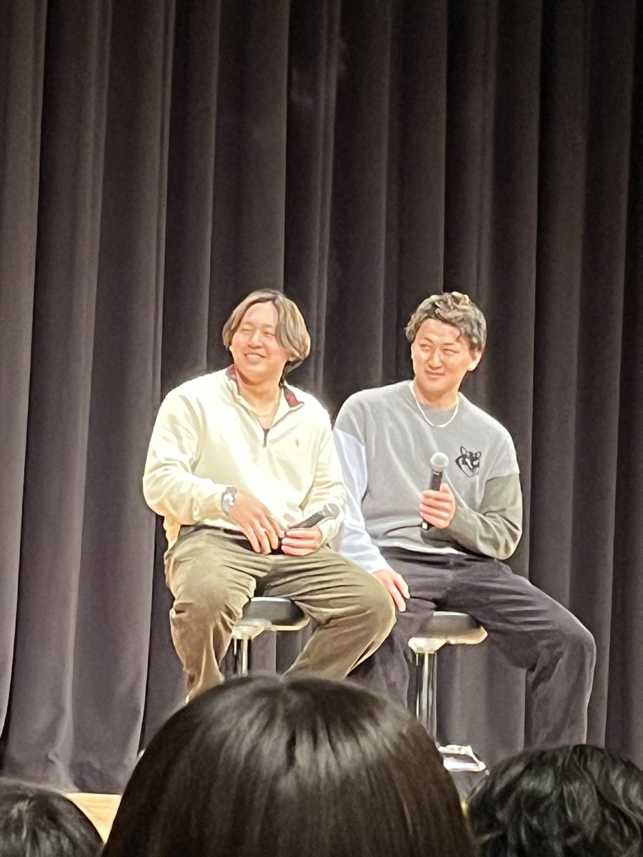 fujinpripri's tweet photo. 2人推しです。とにかく2人の距離感近いし可愛すぎる🩵
初めて写真当たったから恥ずかしくてポーズ無しです　#みやくれ #宮城大弥 
#紅林弘太郎 #トークショー https://t.co/WPh9ciNTum