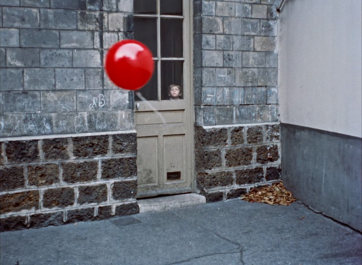 mubi's tweet photo. THE RED BALLOON (Albert Lamorisse, 1956.) https://t.co/riNJicldHZ