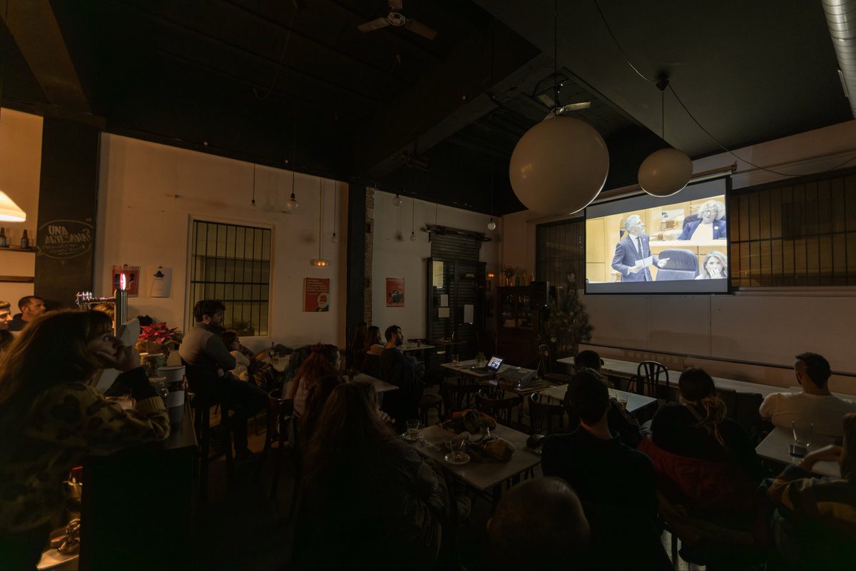 cancapablanca's tweet photo. Gràcies @La_Directa i @som3cat per un documental necessari que fa visible la repressió de l'Estat Espanyol contra moviments populars i l'Esquerra Independentista.

Gràcies a @CasalsiAteneus per ser altaveu i recer sempre que toca.

Gràcies a @AlertaSolidaria per ser-hi sempre. https://t.co/9TEg0syuFQ