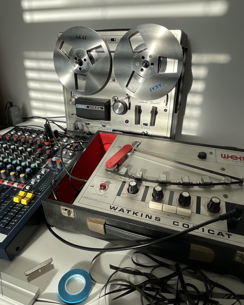 paulcousins's tweet image. Back in the lab 〰️🧪

Akai 4000DS mkii
Akai 1722L
WEM Watkins Copicat
TEAC M-30
Soundcraft EPM6
#analogue