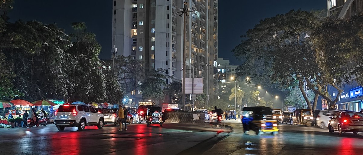 durgeshwagle's tweet photo. @mybmc @mybmcWardRS   Raheja Circle ( Thakur village) opp Viceroy Vivana ,  opp Ever shine Crown, Circle  lights are not operational since many days , @Adani_Elec_Mum says @mybmc looks after it , pls look in to matter @CMOMaharashtra https://t.co/NIyHFuKQsh