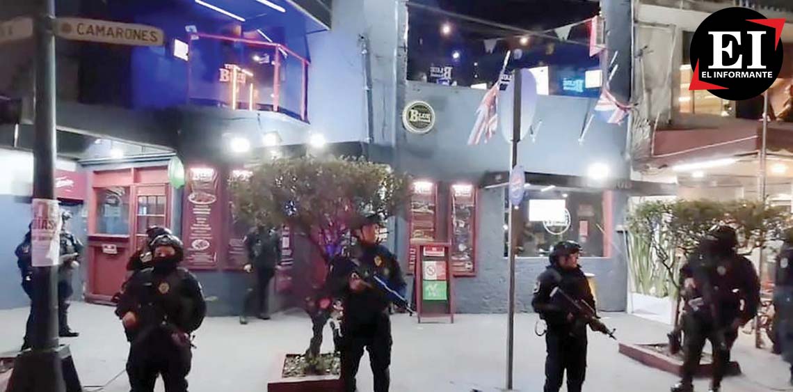 ElInformanteMX's tweet photo. Se implementa en @AzcapotzalcoMx #operativo “La noche es de todos”

Estas medidas implementadas por el @GobCDMX se realizaron como respuesta a numerosas #DenunciasCiudadanas relacionadas con la #VentaIrregular de #alcohol, personas bebiendo en la #VíaPública, #RuidoExcesivo y #disturbios.
Tag: @SSC_CDMX
https://t.co/fjrjxHzHI4