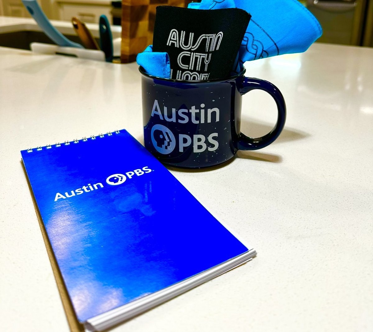 DanielleBandaTV's tweet photo. Happy #Monday, #DanBanFam! 🤍

I’m repping my #AustinPBS and #AustinCityLimits TV station merch this week 🎥📺 

Let’s get to work &amp; be #blessed 😇🙏

#DanielleBandaTV

My social media account activity across platforms is my own &amp; does not necessarily reflect views of Austin PBS. https://t.co/QIgjBoQOuY