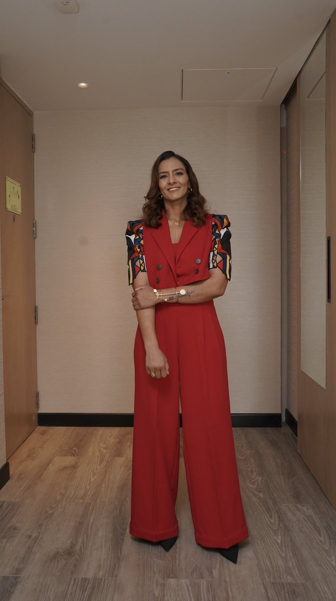 "Leave a little sparkle wherever you go"✨💁‍♀️👗💃