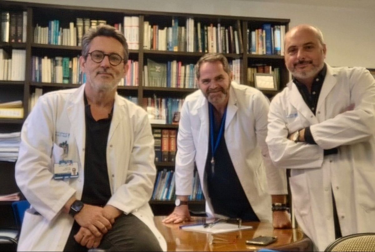 Julio Mayol (@juliomayol) on Twitter photo La investigación de frontera en #OncologIA es el presente, porque sin ella no hay futuro. En el <a href="/IIS_IdISSC/">IdISSC, IIS del Hospital Clínico San Carlos</a> es una prioridad, porque #somosclinico. Gracias al servicio de Oncología Médica del HCSC, a su jefe de servicio, Dr. Pedro Pérez-Segura, y al Dr. Alberto Ocaña La investigación de frontera en #OncologIA es el presente, porque sin ella no hay futuro. En el <a href="/IIS_IdISSC/">IdISSC, IIS del Hospital Clínico San Carlos</a> es una prioridad, porque #somosclinico. Gracias al servicio de Oncología Médica del HCSC, a su jefe de servicio, Dr. Pedro Pérez-Segura, y al Dr. Alberto Ocaña