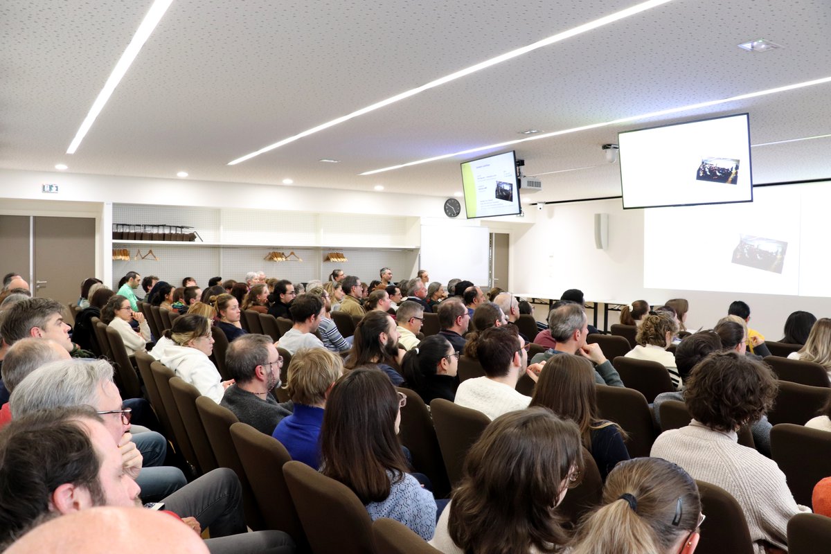 cnrs_ibmp's tweet image. Last Friday, IBMP held its Annual General Meeting, celebrating a year of achievements and future goals. The event concluded with the festive tradition of sharing the Galette des Rois—a perfect blend of science and camaraderie! 🧬👑✨ #AnnualMeeting #TeamScience