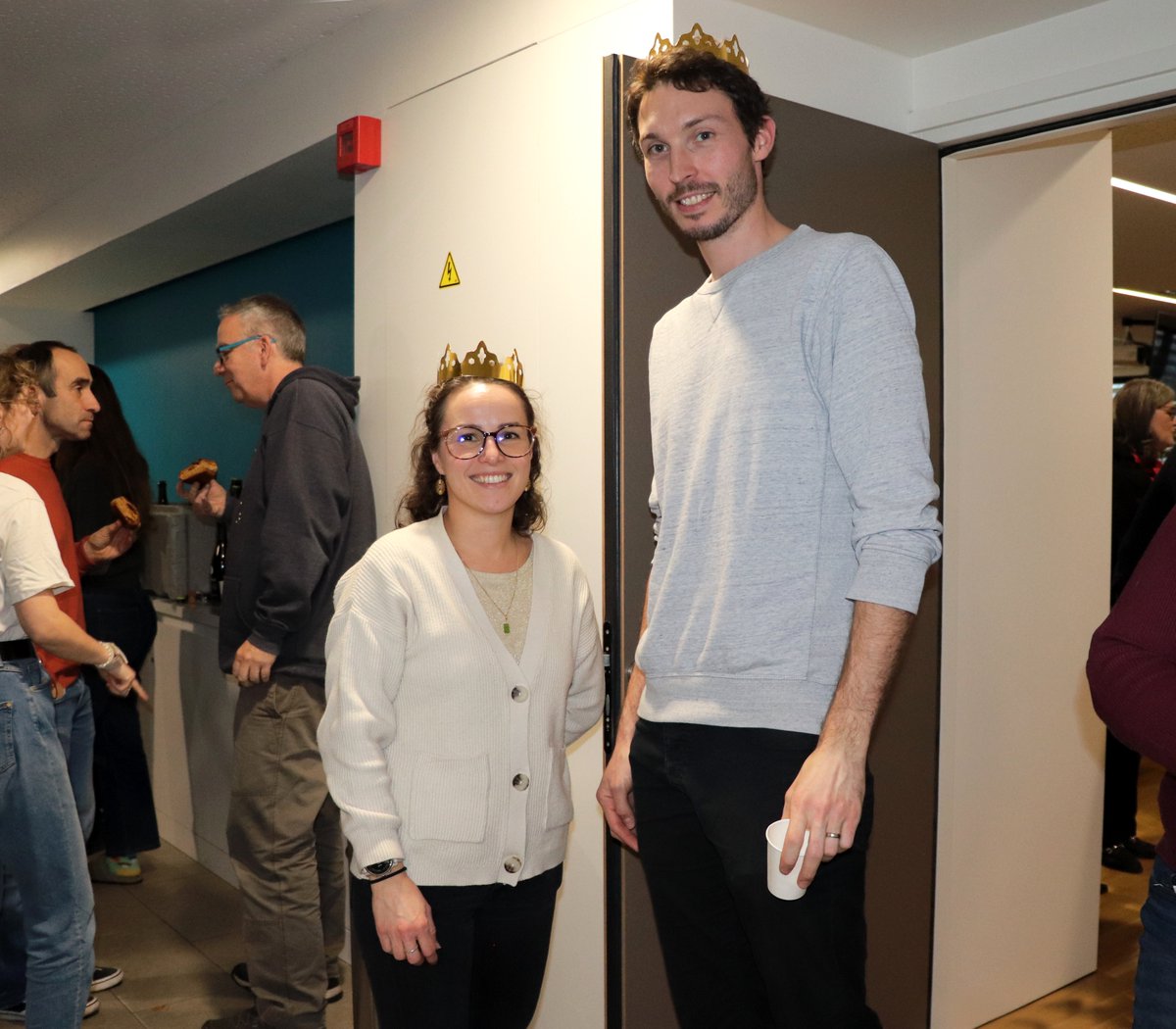 cnrs_ibmp's tweet image. Last Friday, IBMP held its Annual General Meeting, celebrating a year of achievements and future goals. The event concluded with the festive tradition of sharing the Galette des Rois—a perfect blend of science and camaraderie! 🧬👑✨ #AnnualMeeting #TeamScience