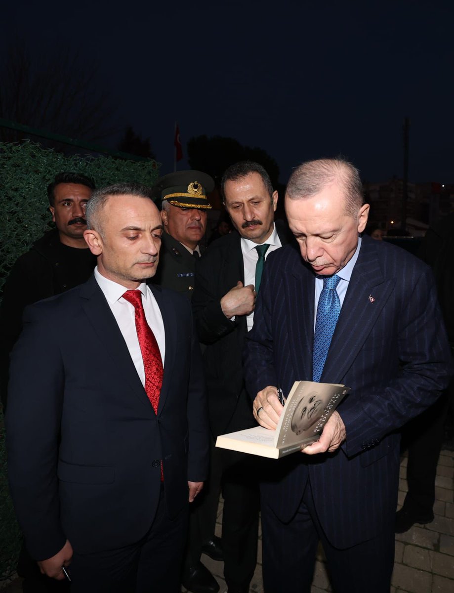 MutluGUREL45's tweet photo. Sayın Cumhurbaşkanımız Recep Tayyip Erdoğan’ın 10 Ocak 2025 tarihindeki Aydın ilimizi ziyaretinden… 🇹🇷 #DahaAdilBirDünyaMümkün @RTErdogan @iletisim https://t.co/QLXcA3lUFW