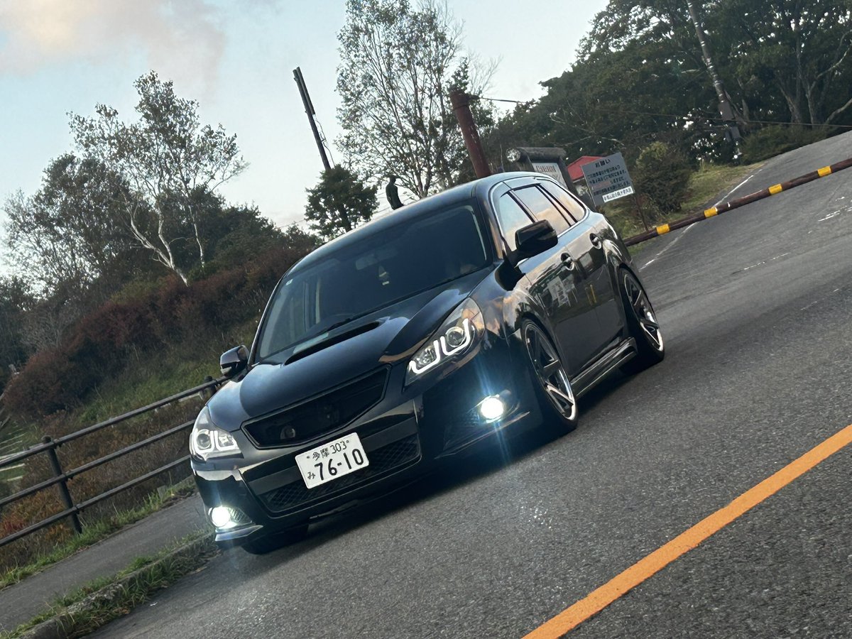 ken_ge8's tweet photo. 訳あってレガシィbr9を1月4日に降りました。
わざわざMTの個体を探して約2年半乗りました😌
実用性バッチリだしパワーもあるし言う事ないめちゃくちゃ素晴らしい車でした🖐️
降りた時が17万キロ手間だったため
ご老体レガちゃんでした笑
次の車は大人しくATになりますが変わらず
よろしくお願いします🙇 https://t.co/IsOqUxphIe