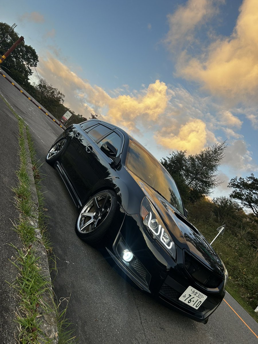 ken_ge8's tweet photo. 訳あってレガシィbr9を1月4日に降りました。
わざわざMTの個体を探して約2年半乗りました😌
実用性バッチリだしパワーもあるし言う事ないめちゃくちゃ素晴らしい車でした🖐️
降りた時が17万キロ手間だったため
ご老体レガちゃんでした笑
次の車は大人しくATになりますが変わらず
よろしくお願いします🙇 https://t.co/IsOqUxphIe